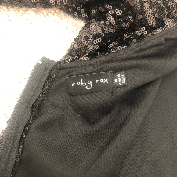 Black sequin dress - Picture 2 of 4